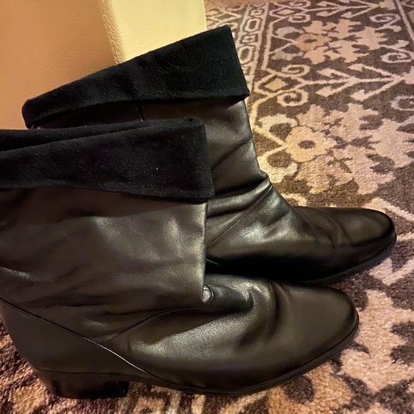 Gorgeous Black Booties🖤 - Picture 3 of 16